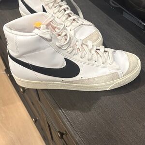 Nike Men's Blazer Mid '77 Vintage Shoes